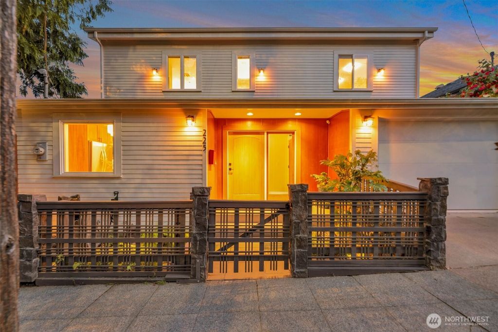 Photo of 225 Ward Street, Seattle, WA 98109 (MLS # 2404183)