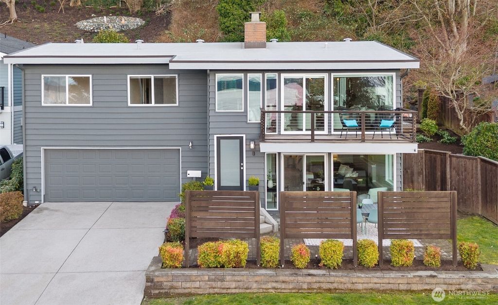 Photo of 8620 Vashon View SW, Seattle, WA 98136 (MLS # 2493341)