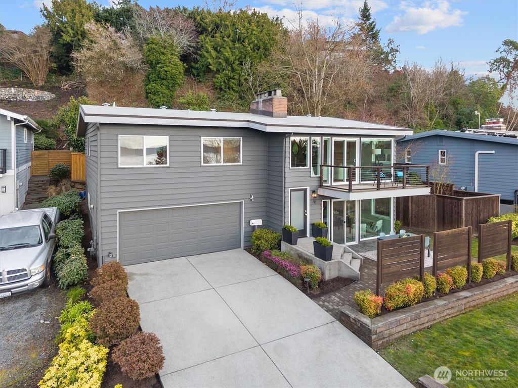 Photo of 8620 Vashon View SW, Seattle, WA 98136 (MLS # 2493341)