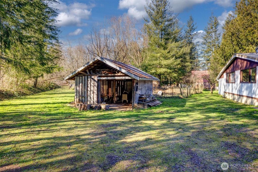 Photo of 10409 394th Place SE, Snoqualmie, WA 98065 (MLS # 2326422)