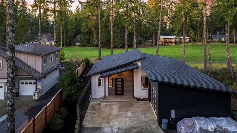 31 Westwood Lane E