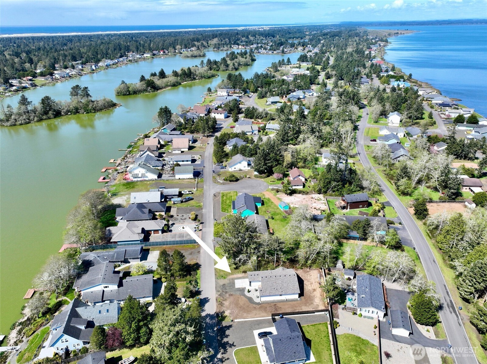 684 Lake Island Avenue SE