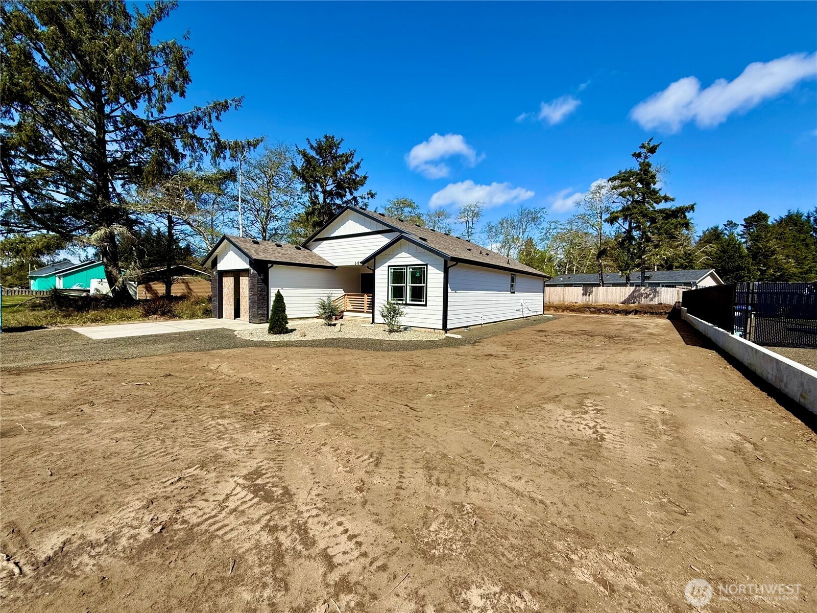 684 Lake Island Avenue SE