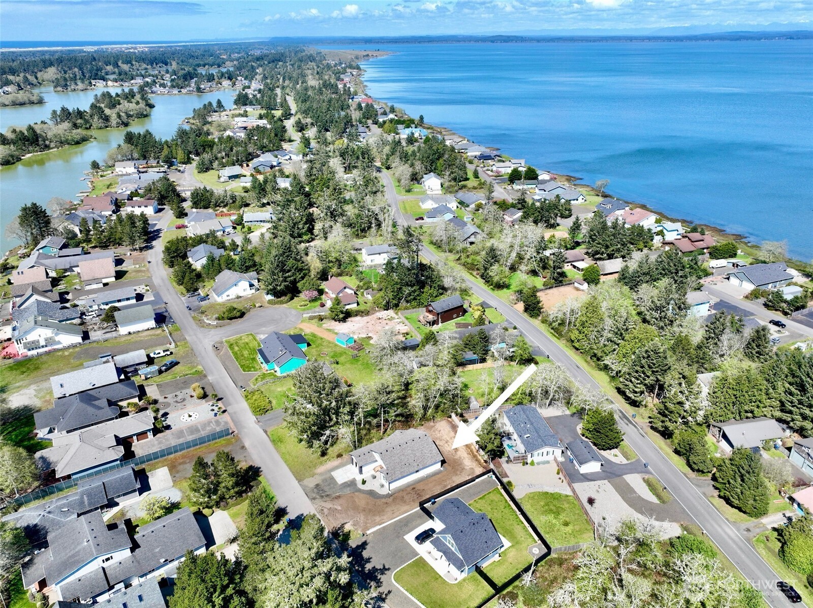 684 Lake Island Avenue SE