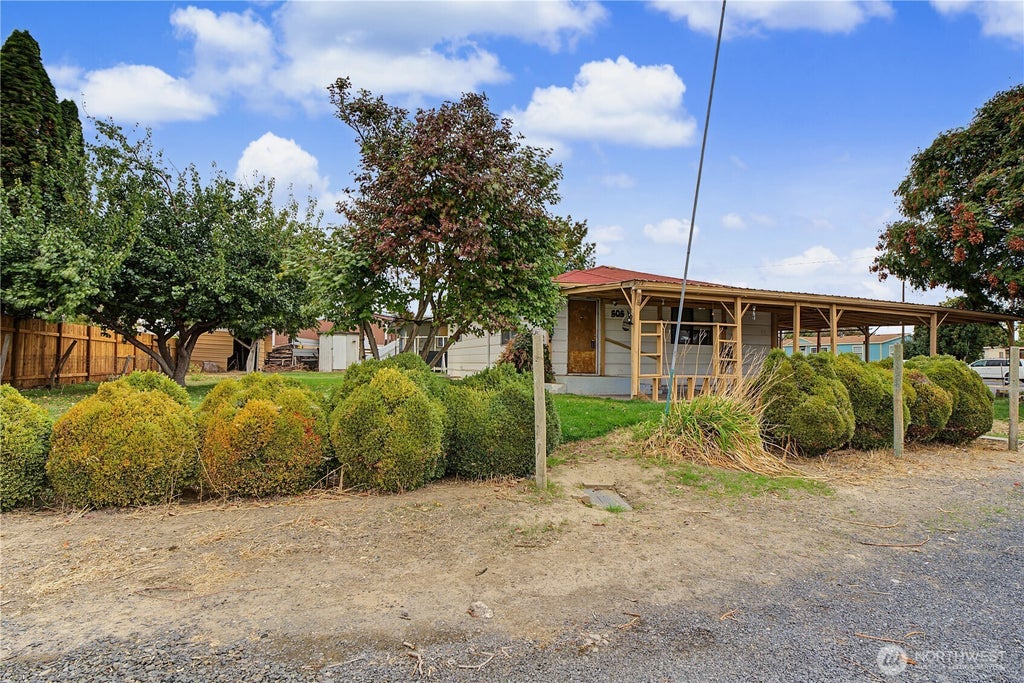 Photo of 505 S Grant Avenue, Warden, WA 98857 (MLS # 2591682)