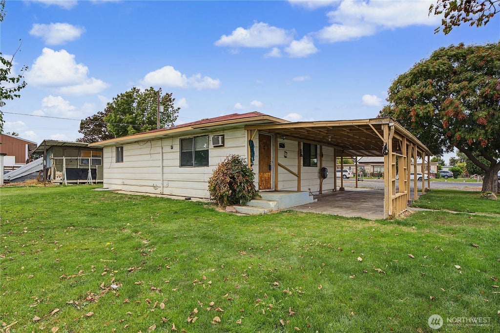 Photo of 505 S Grant Avenue, Warden, WA 98857 (MLS # 2591682)