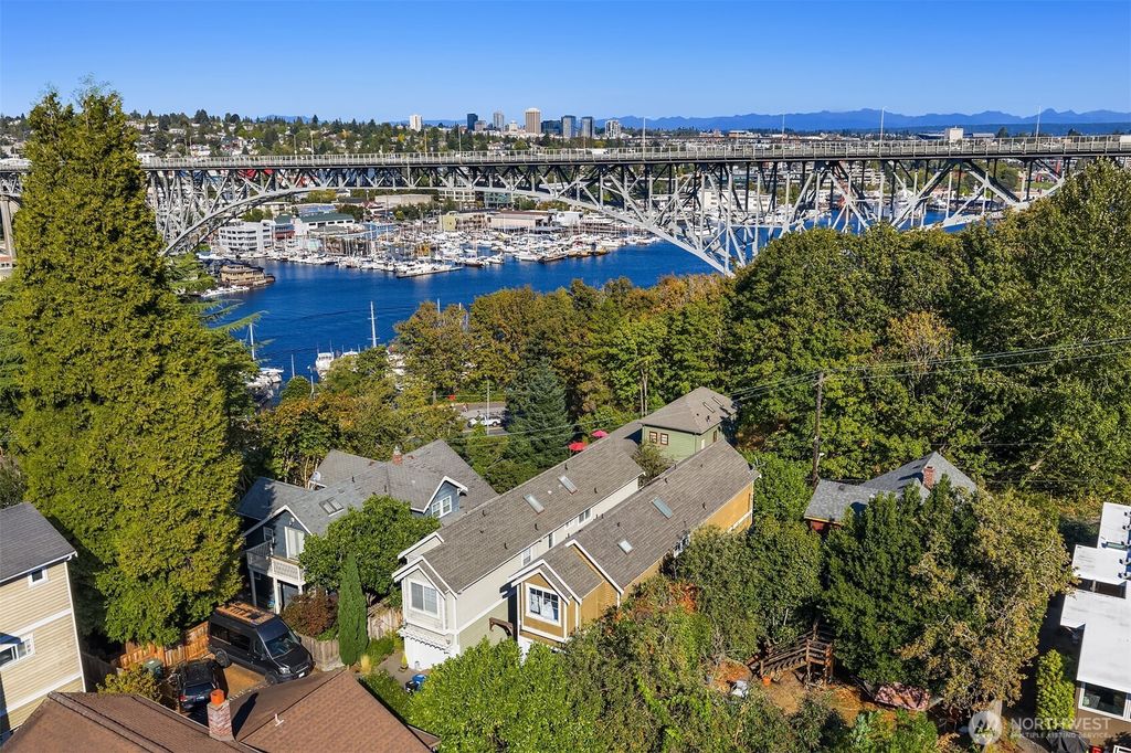 Photo of 2720 Nob Hill Avenue N, Seattle, WA 98109 (MLS # 2435258)