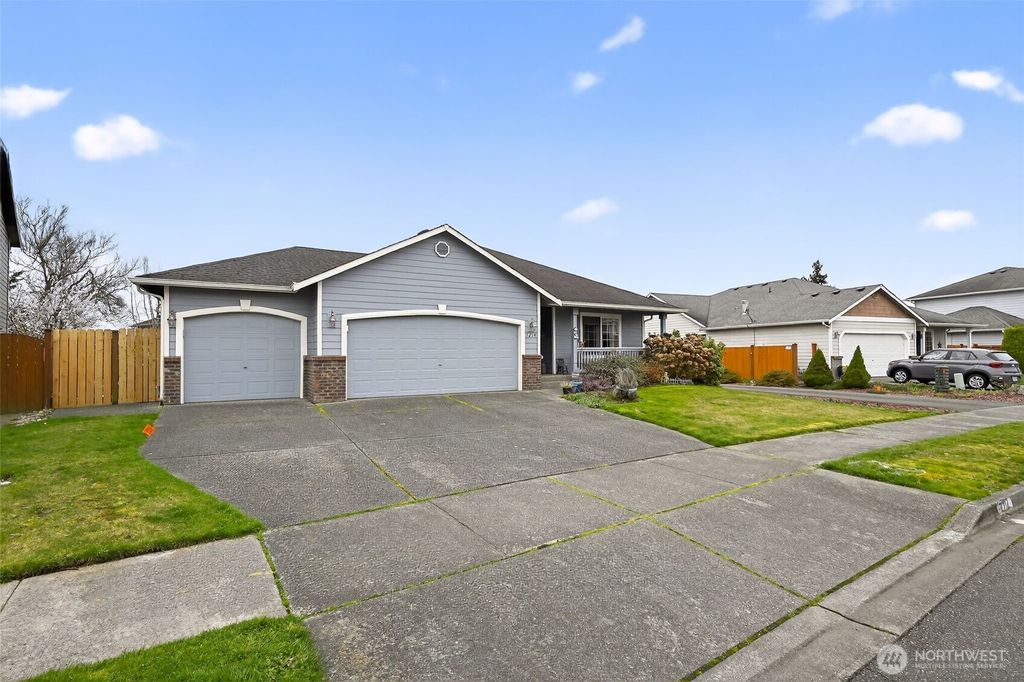 Photo of 7214 35th Street NE, Marysville, WA 98270 (MLS # 2489670)