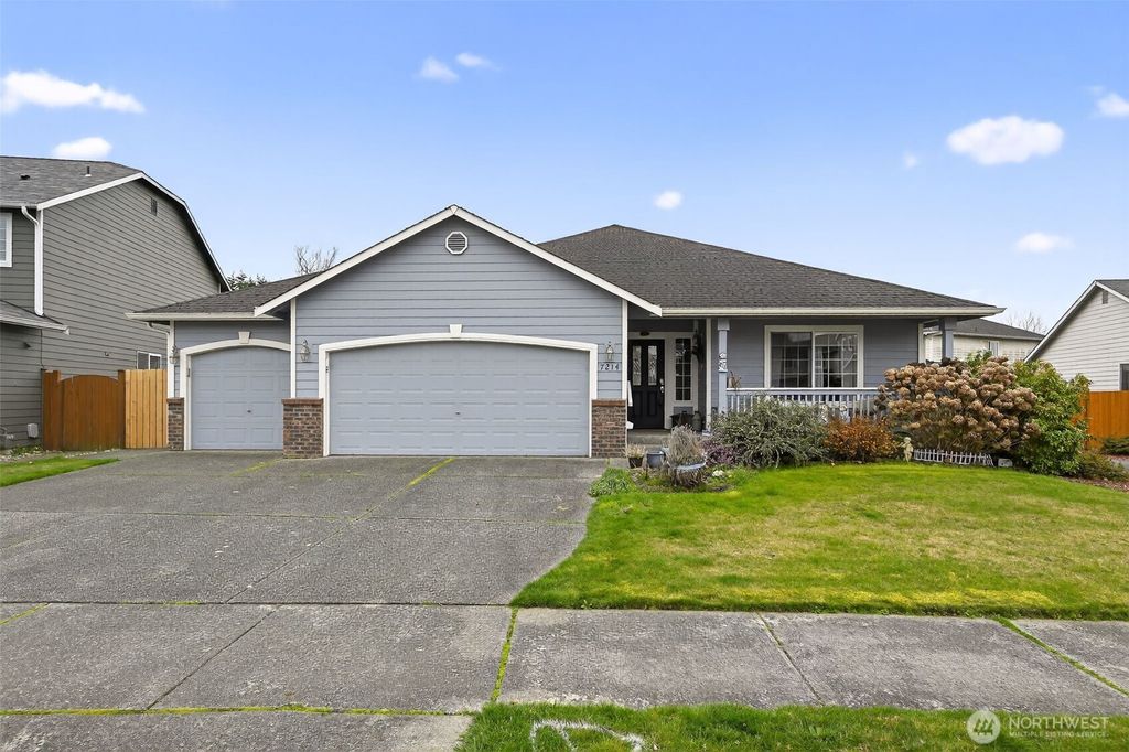 Photo of 7214 35th Street NE, Marysville, WA 98270 (MLS # 2489670)