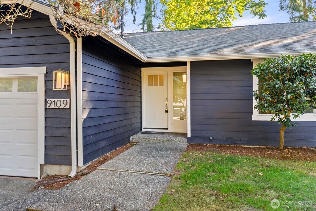 Photo of 9109 NE 141st Pl Pl, Kirkland, WA 98034 (MLS # 2442951)