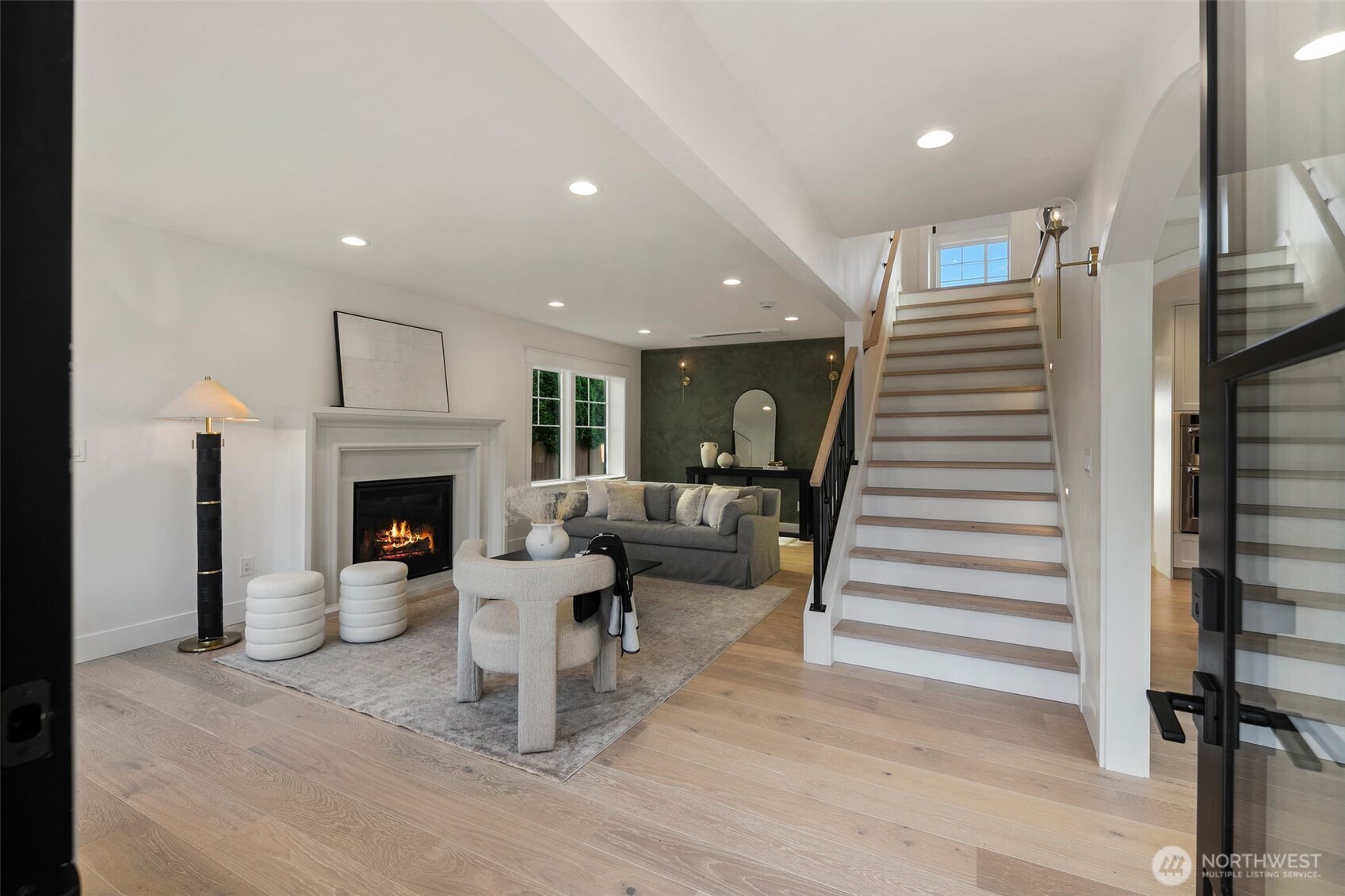 4112 N 38th