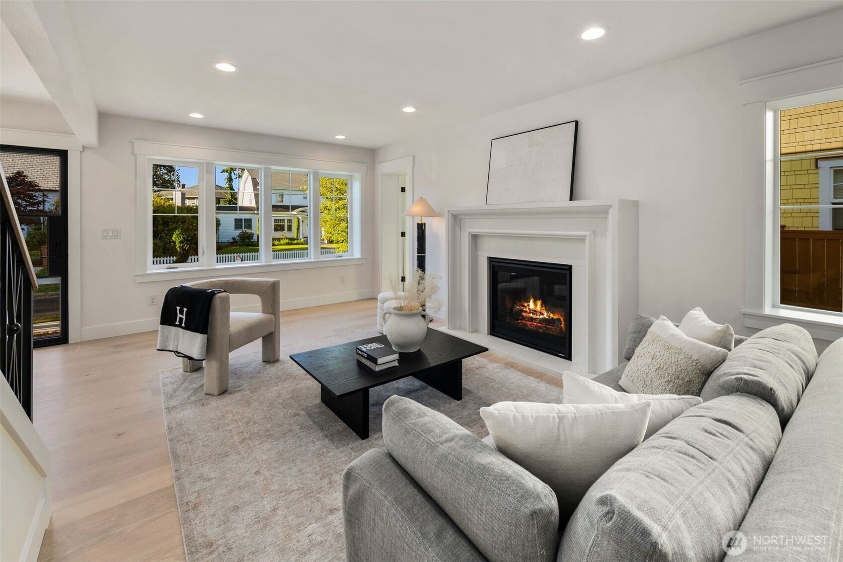 4112 N 38th