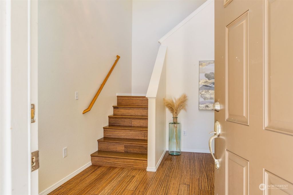 Photo of 13910 26th Avenue W, Lynnwood, WA 98087 (MLS # 2291065)