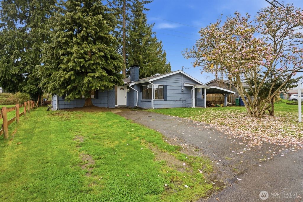 Photo of 11851 SE 170th Place, Renton, WA 98058 (MLS # 2507575)
