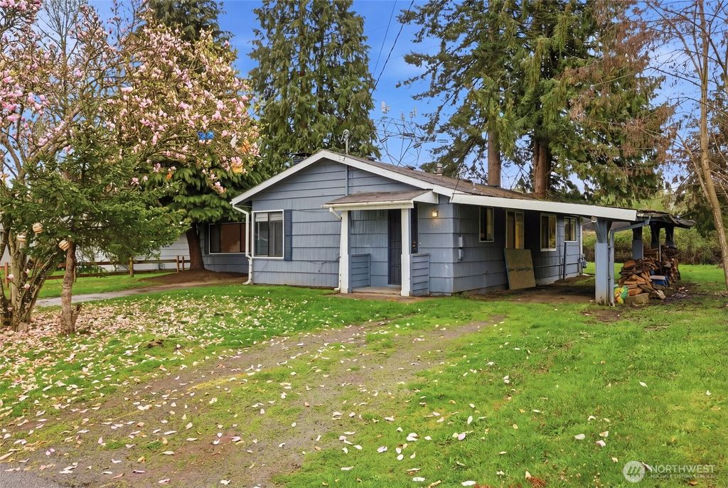 Photo of 11851 SE 170th Place, Renton, WA 98058 (MLS # 2507575)