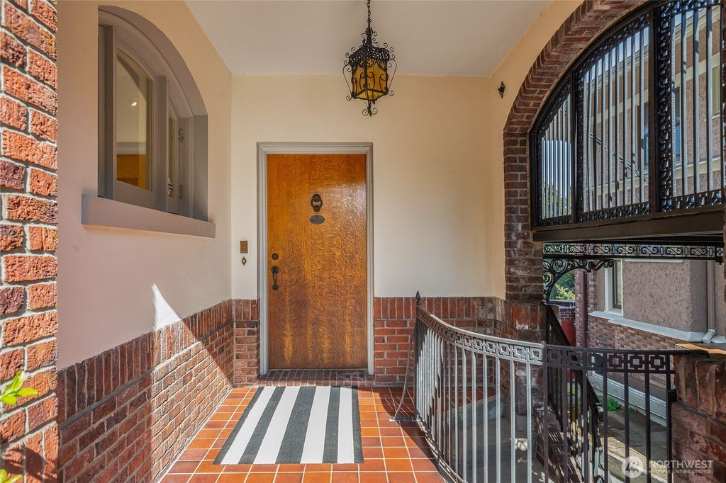 Photo of 2844 Cascadia Avenue S, Seattle, WA 98144 (MLS # 2501503)