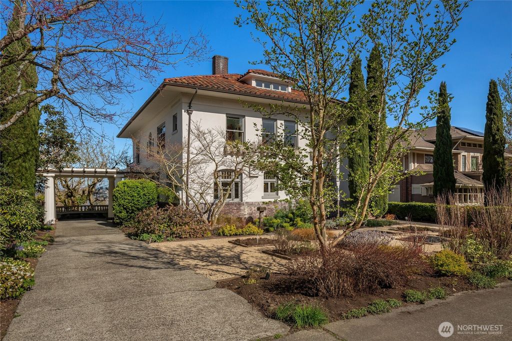 Photo of 2844 Cascadia Avenue S, Seattle, WA 98144 (MLS # 2501503)
