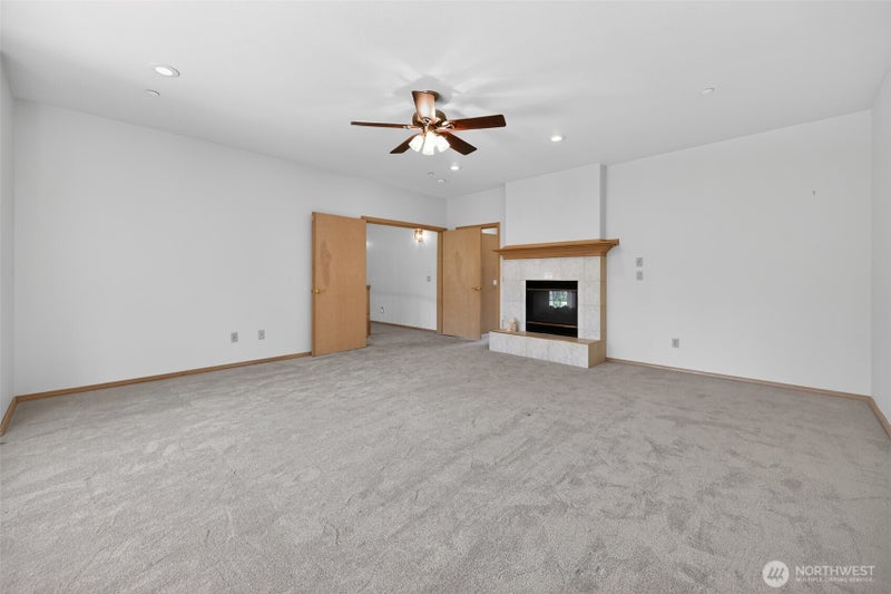 18432 W Lake Desire Drive SE