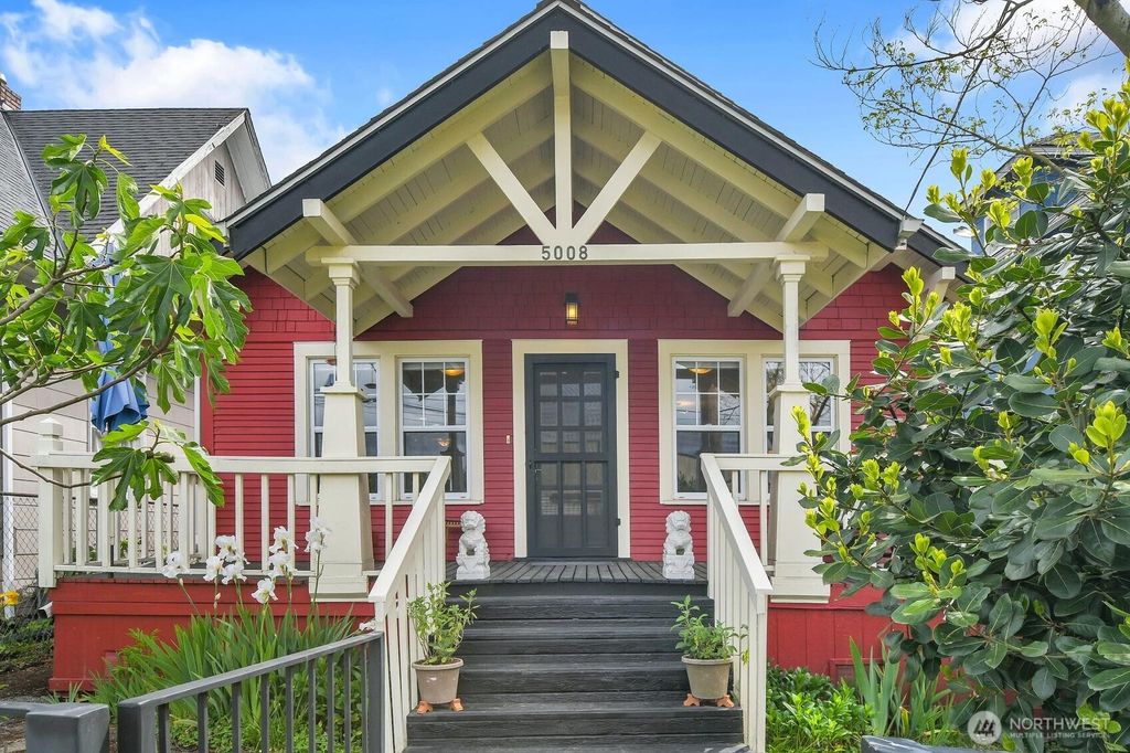 Photo of 5008 39th Avenue S, Seattle, WA 98118 (MLS # 2526573)