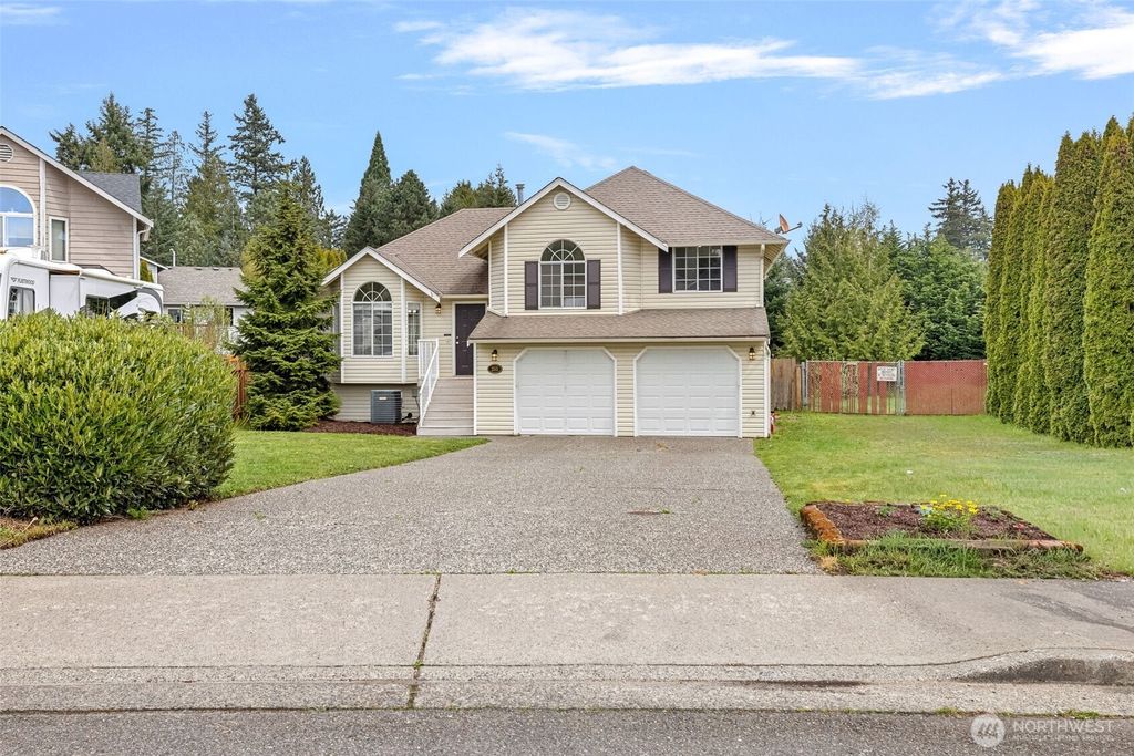 Photo of 2515 98th Street SE, Everett, WA 98208 (MLS # 2507805)