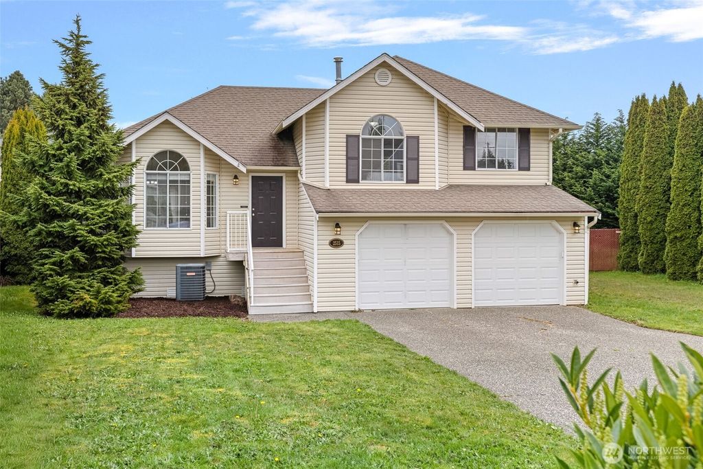 Photo of 2515 98th Street SE, Everett, WA 98208 (MLS # 2507805)