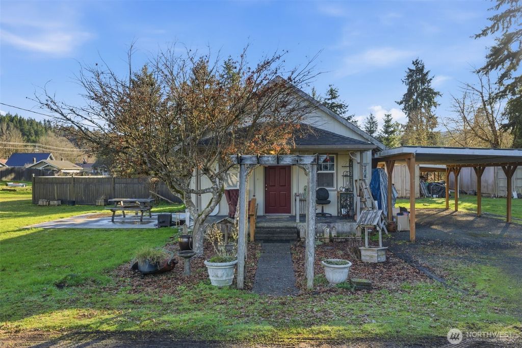 Photo of 403 Queen Avenue, Pe Ell, WA 98572 (MLS # 2464856)