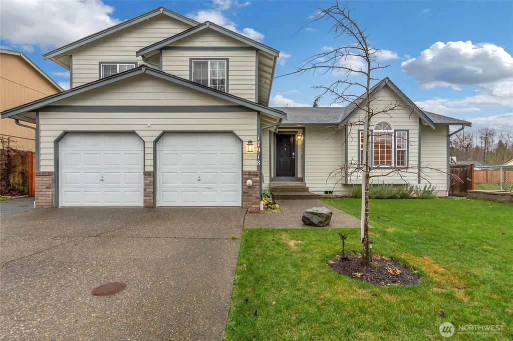 Photo of 17918 67th Avenue E, Puyallup, WA 98375 (MLS # 2463119)