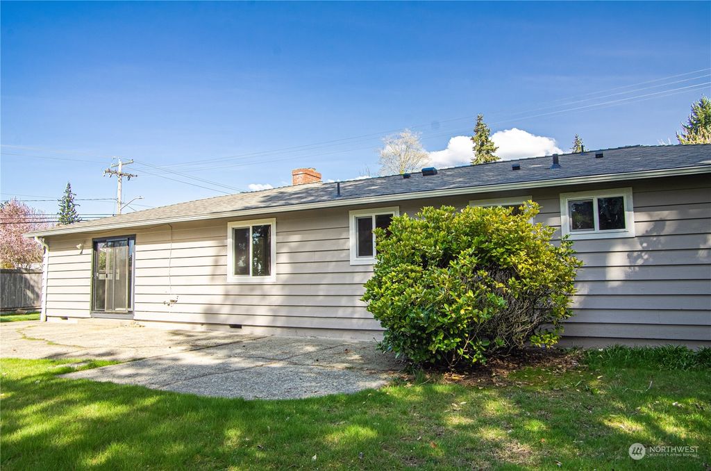 Photo of 6951 121st Place SE, Newcastle, WA 98056 (MLS # 2056756)