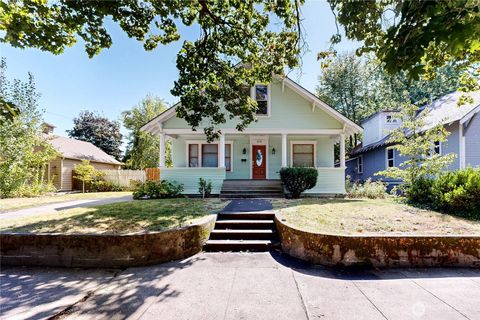Photo of 308 Newell St, Walla Walla, WA 99362 (MLS # 2434353)