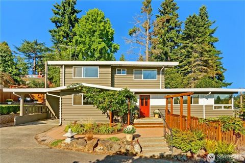 Photo of 3215 NE 103rd Street, Seattle, WA 98125 (MLS # 2461579)