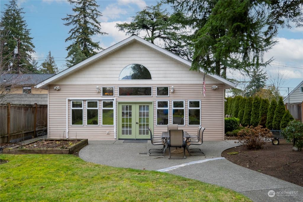 Photo of 11339 8th Avenue NE, Seattle, WA 98125 (MLS # 2032620)