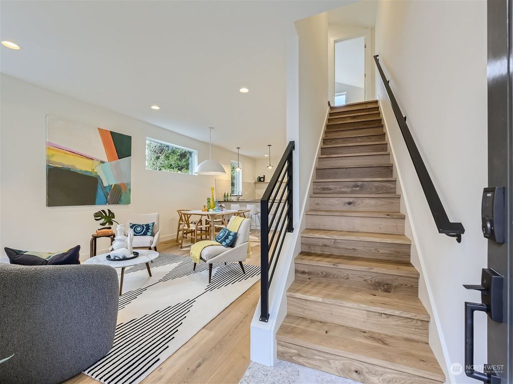 Photo of 512 NE 102nd Street #B, Seattle, WA 98125 (MLS # 2206918)