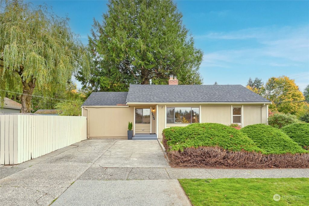 Photo of 13702 Ashworth Avenue N, Seattle, WA 98133 (MLS # 2306141)