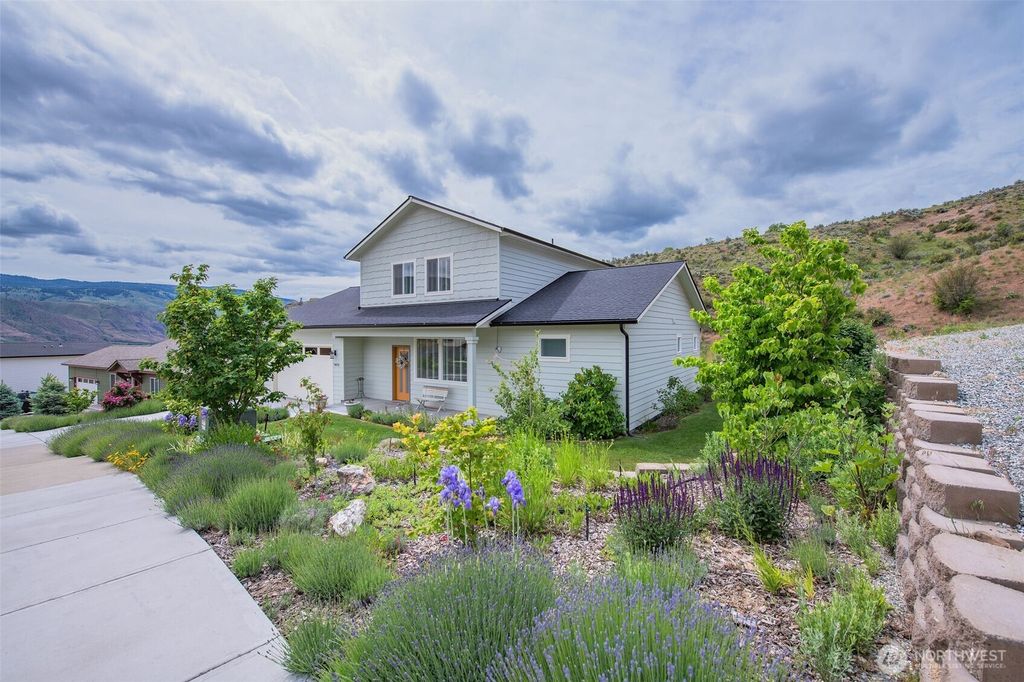 Photo of 9975 Saska Way, Entiat, WA 98822 (MLS # 2524623)
