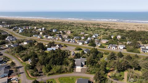 Photo of 284 Queets Street SW, Ocean Shores, WA 98569 (MLS # 2366104)
