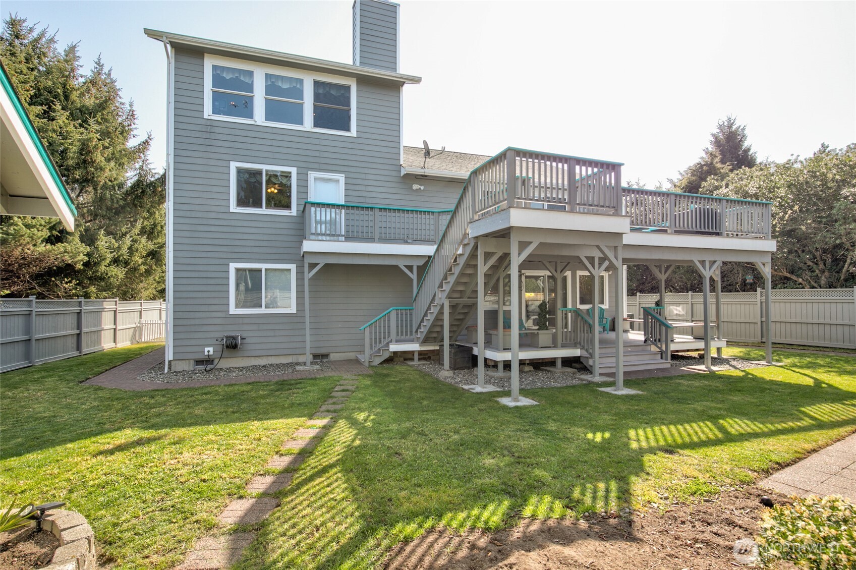 284 Queets Street SW