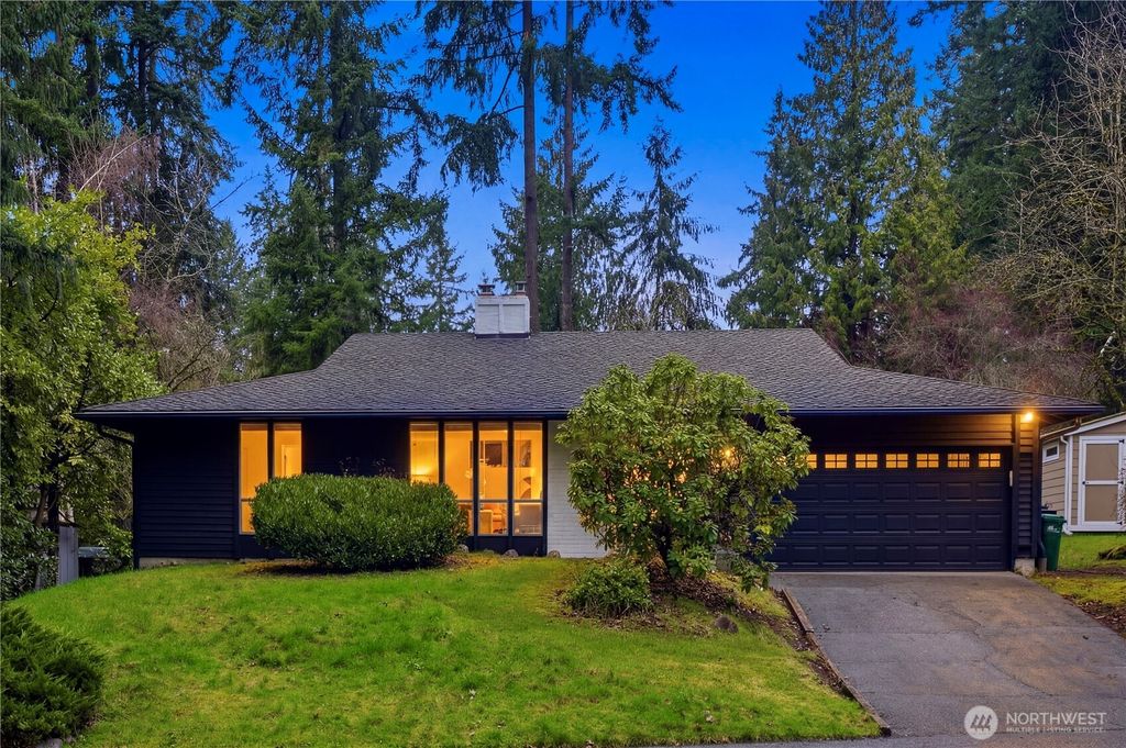 Photo of 14318 117th Place NE, Kirkland, WA 98034 (MLS # 2491523)
