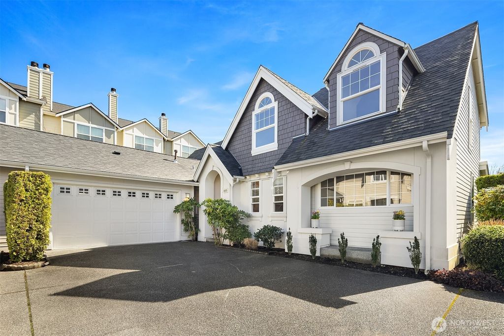 Photo of 1465 NE Katsura Street, Issaquah, WA 98029 (MLS # 2349131)