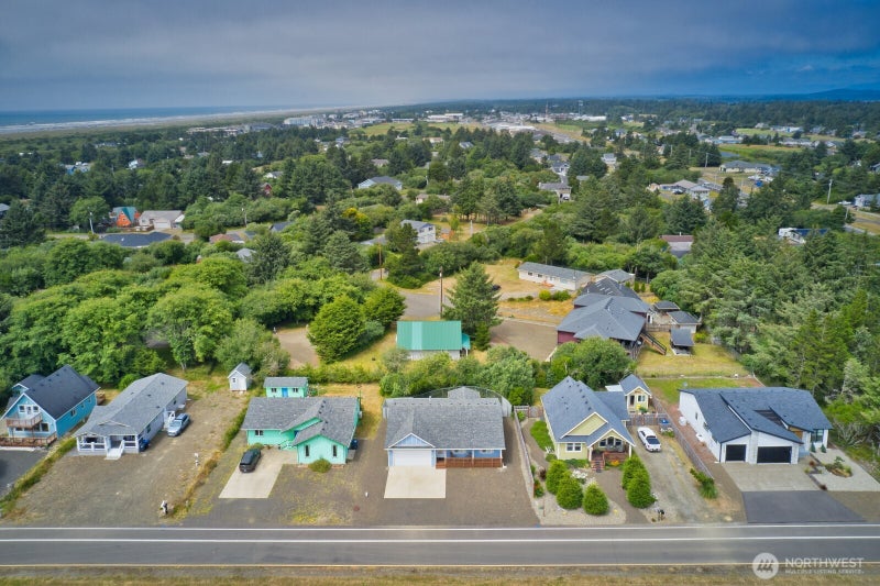 118 Pacific Boulevard NW