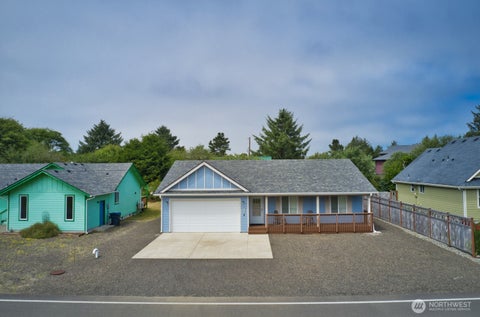 Photo of 118 Pacific Boulevard NW, Ocean Shores, WA 98569 (MLS # 2557451)