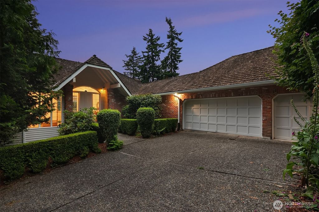 Photo of 6242 E Mercer Way, Mercer Island, WA 98040 (MLS # 2400711)