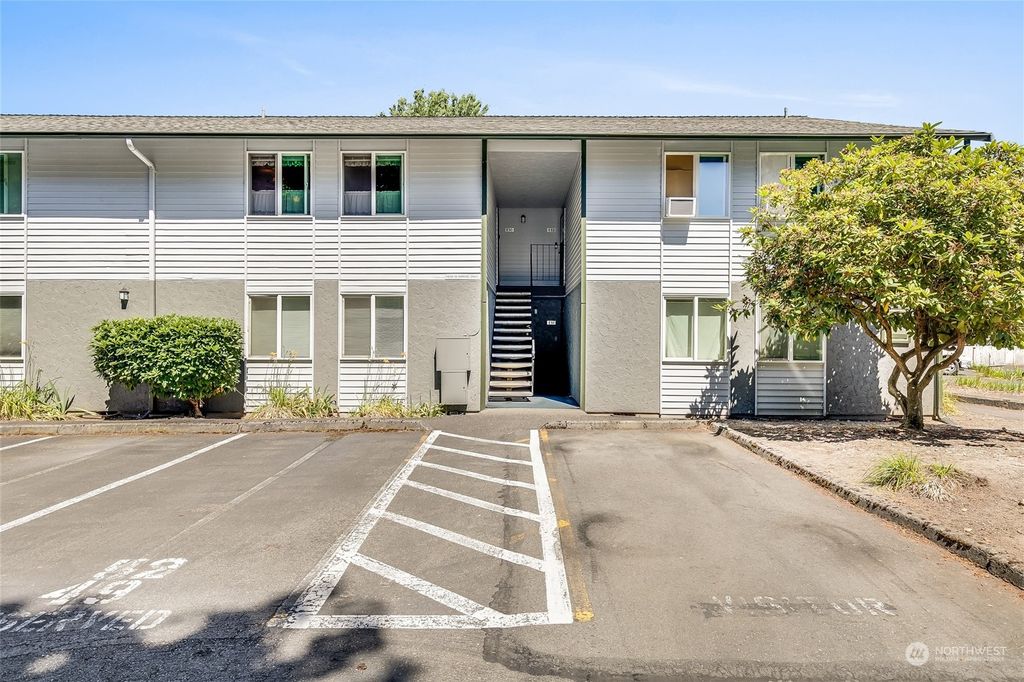 Photo of 1852 Central Place S #E50, Kent, WA 98030 (MLS # 2263439)
