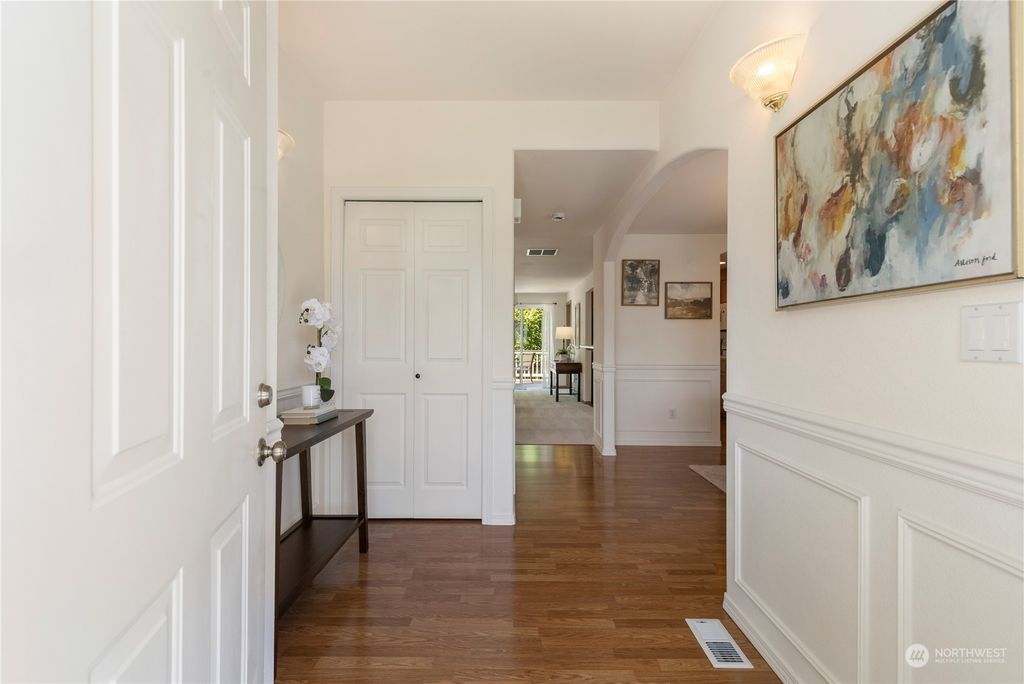 Photo of 14822 19th Avenue W, Lynnwood, WA 98087 (MLS # 2261760)