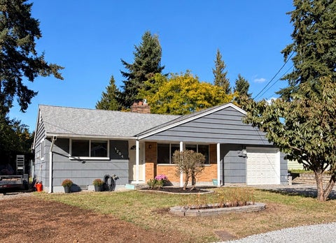 Photo of 1204 N 172nd Street, Shoreline, WA 98133 (MLS # 2594897)