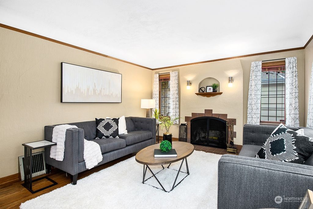 Photo of 8010 21st Avenue NE, Seattle, WA 98115 (MLS # 2126096)