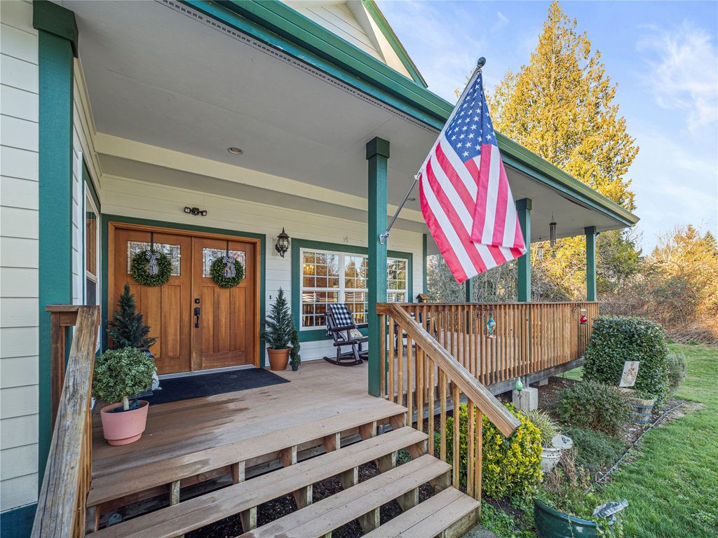 Photo of 12811 Kapowsin Highlands Drive E, Graham, WA 98338 (MLS # 2498588)