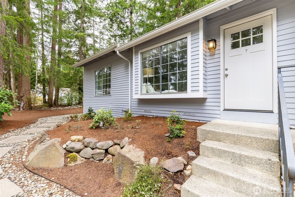 Photo of 23006 NE 27th Street, Sammamish, WA 98074 (MLS # 2336648)