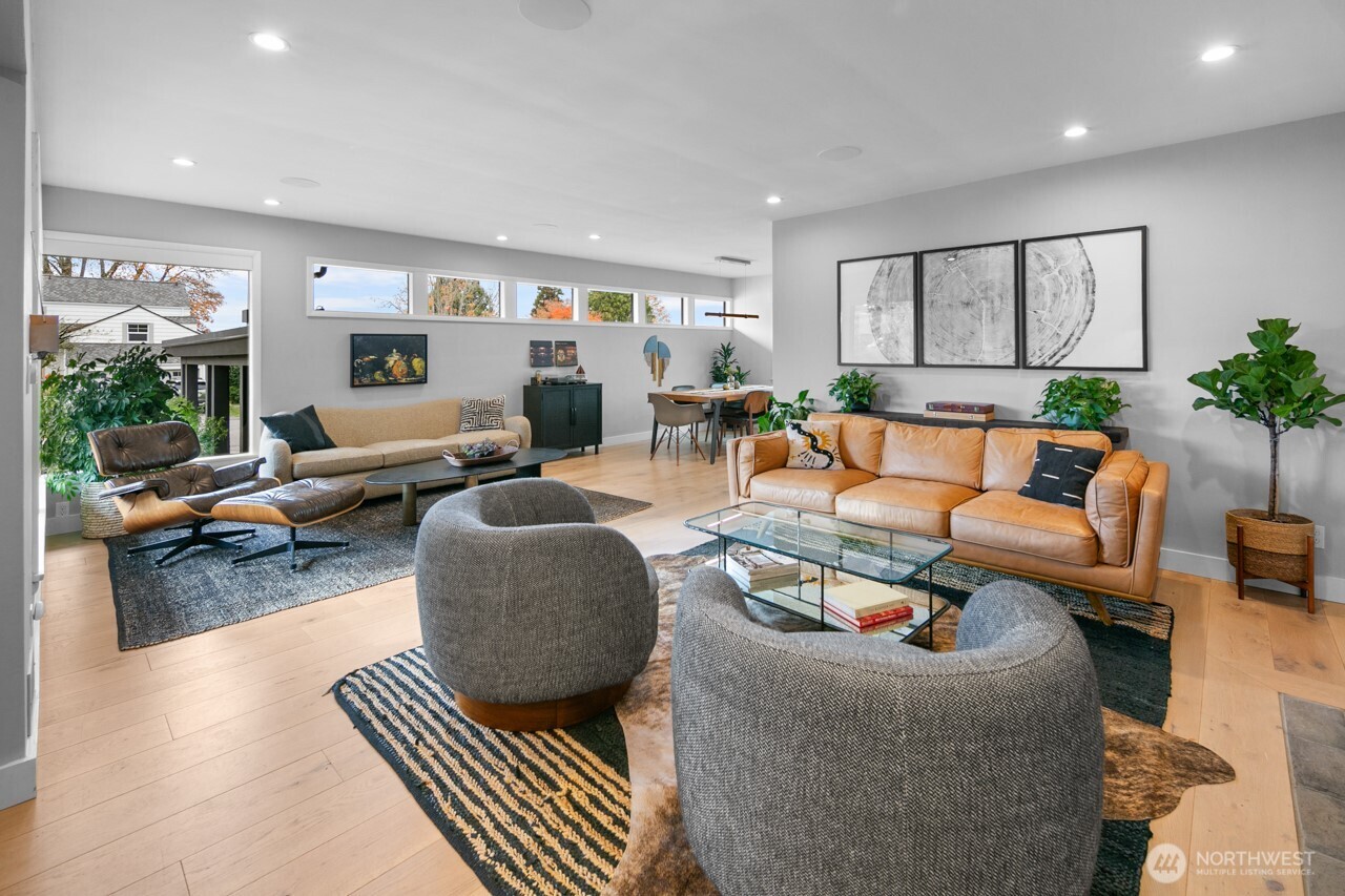 10528 15th Avenue NW