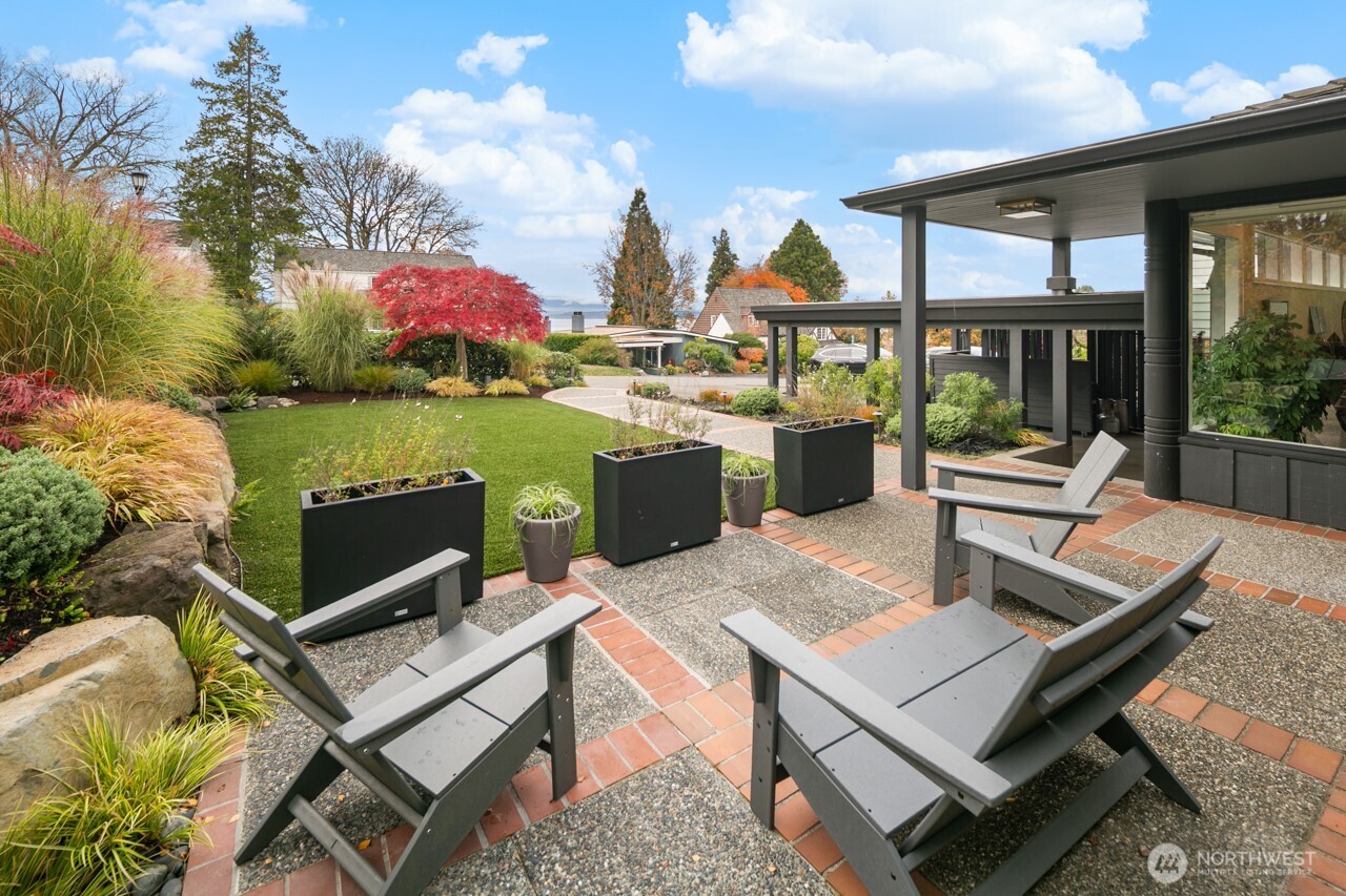 10528 15th Avenue NW