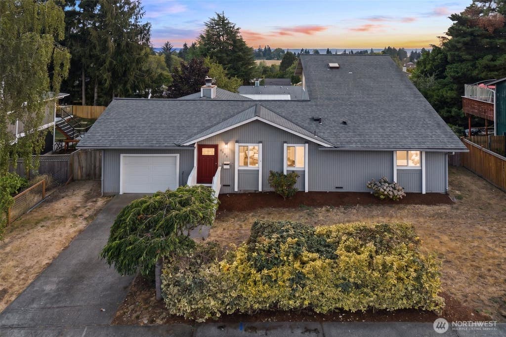 Photo of 4908 22nd Avenue NE, Tacoma, WA 98422 (MLS # 2569273)